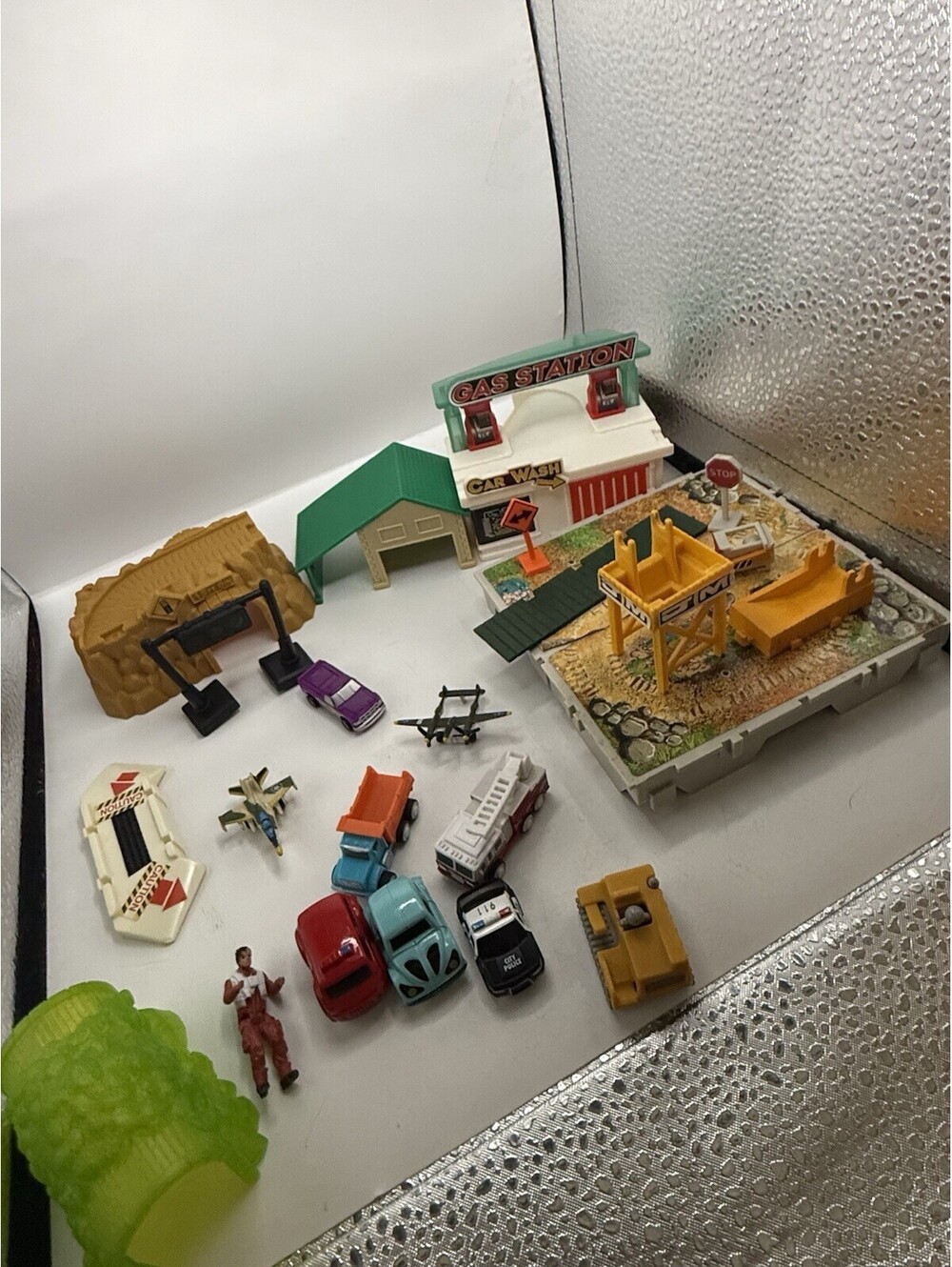 Vintage Galoob Micro Machines Lot Travel City Fire Station Car Wash Track Cars